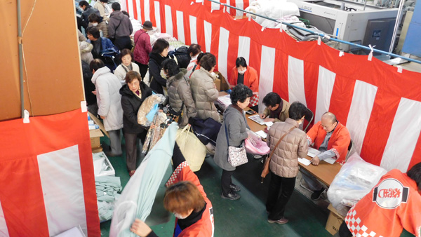 イナミ ふとん倉庫市2