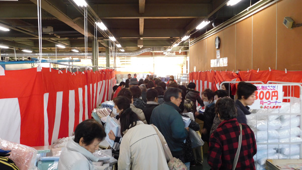 イナミ ふとん倉庫市4